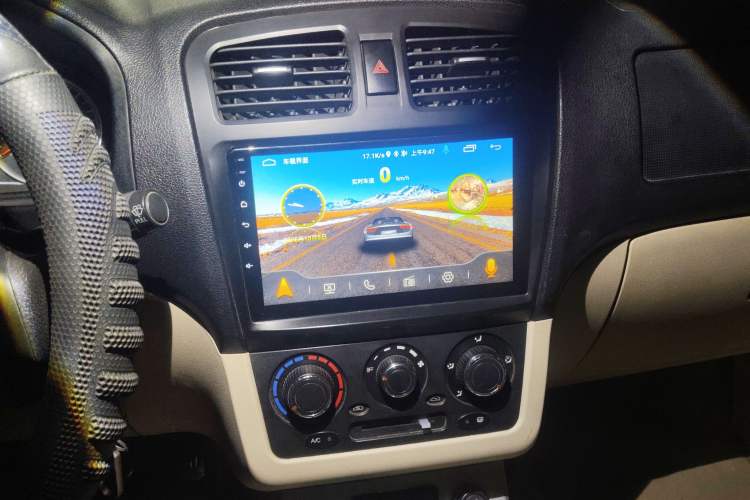 Used Dongfeng Fengon 350 2014 1.5L Manual Base Version Audio And AC Panel