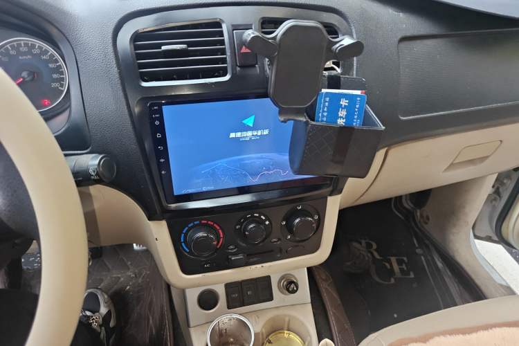 Used Dongfeng Fengon 350 2014 1.5L Manual Base Version Audio And AC Panel