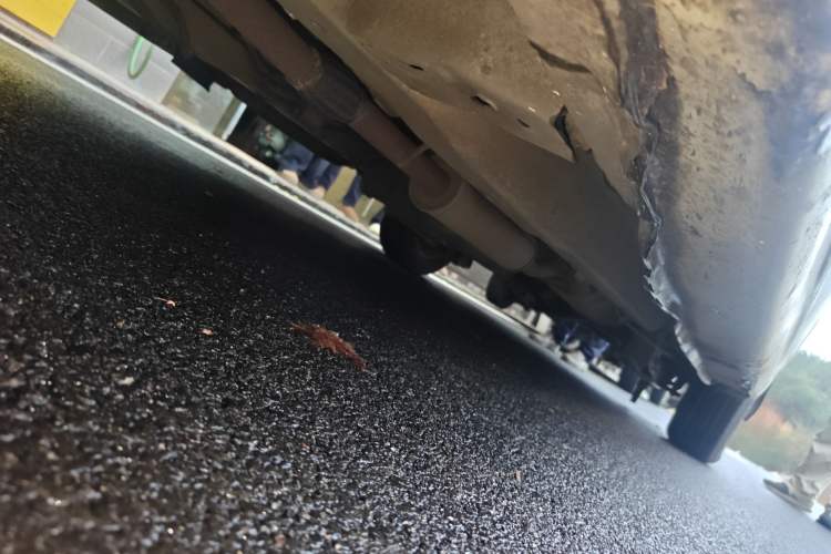 Used Dongfeng Fengon 350 2014 1.5L Manual Base Version Chassis Front Left