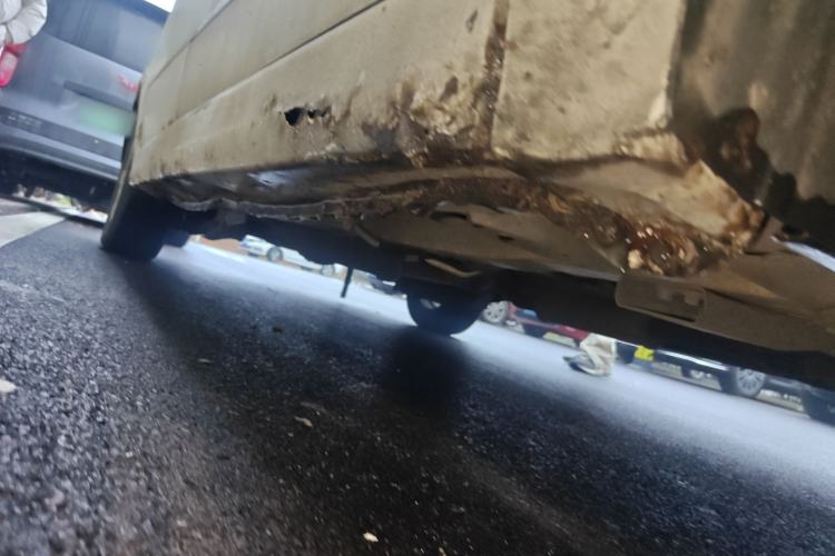 Used Dongfeng Fengon 350 2014 1.5L Manual Base Version Chassis Front Right