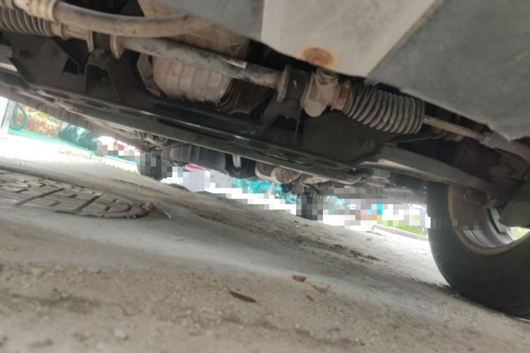 Used Dongfeng Fengon 350 2014 1.5L Manual Base Version Chassis Front