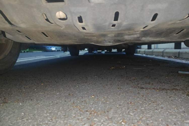 Used Dongfeng Fengon 350 2014 1.5L Manual Base Version Chassis Rear
