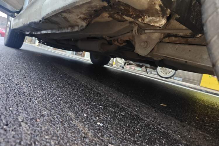 Used Dongfeng Fengon 350 2014 1.5L Manual Base Version Chassis Rear Left