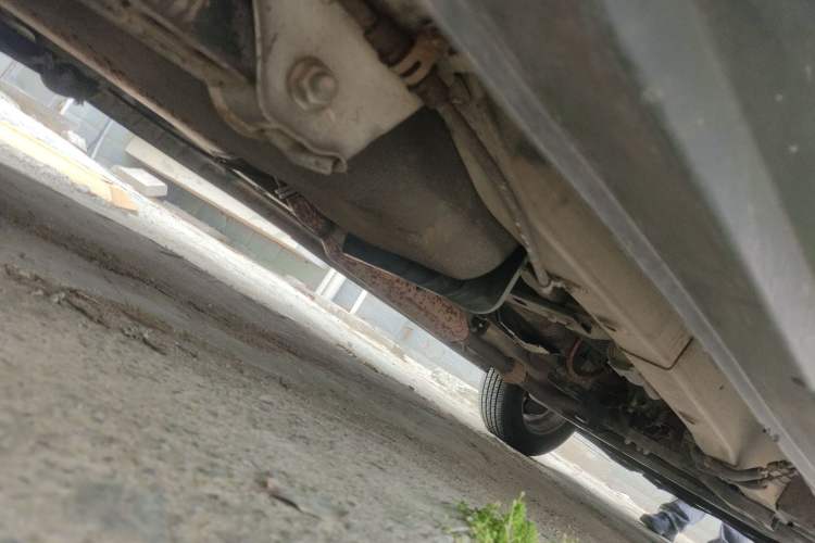 Used Dongfeng Fengon 350 2014 1.5L Manual Base Version Chassis Rear Right