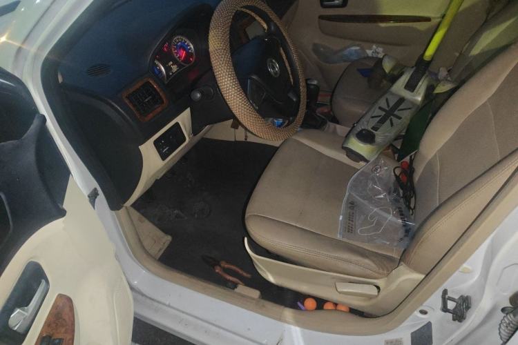 Used Dongfeng Fengon 350 2014 1.5L Manual Base Version Driver Seat