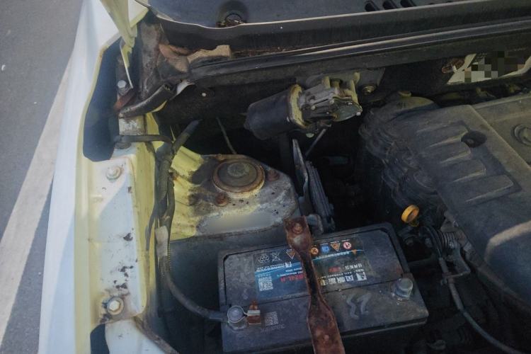Used Dongfeng Fengon 350 2014 1.5L Manual Base Version Engine Bay Right