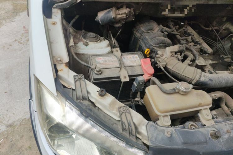 Used Dongfeng Fengon 350 2014 1.5L Manual Base Version Engine Bay Right