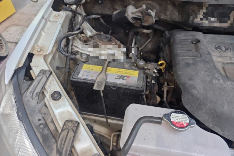 Used Dongfeng Fengon 350 2014 1.5L Manual Base Version Engine Bay Right
