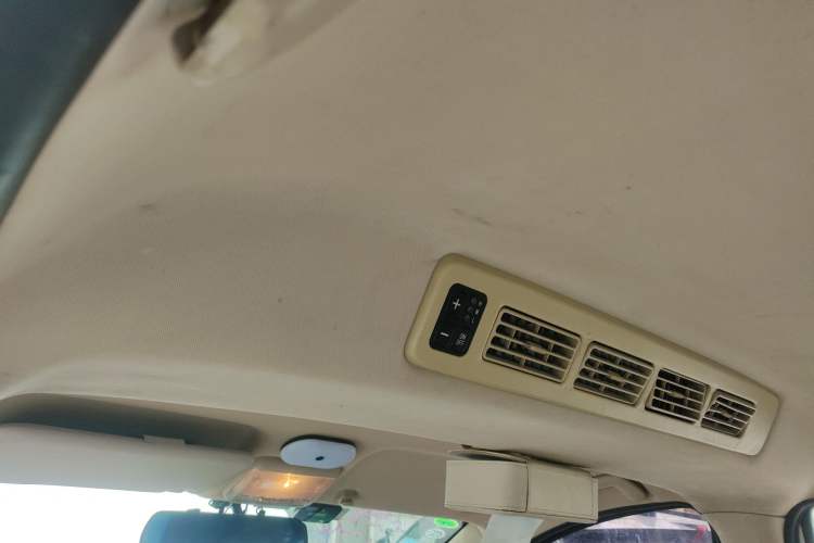 Used Dongfeng Fengon 350 2014 1.5L Manual Base Version Headliner
