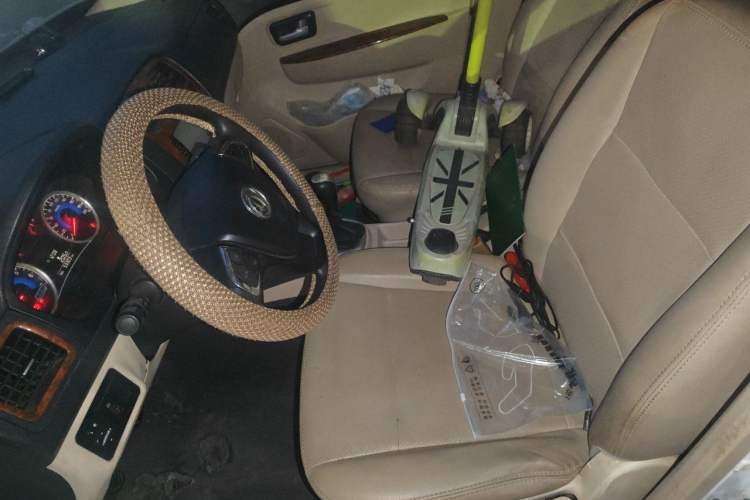 Used Dongfeng Fengon 350 2014 1.5L Manual Base Version Left Front Seat