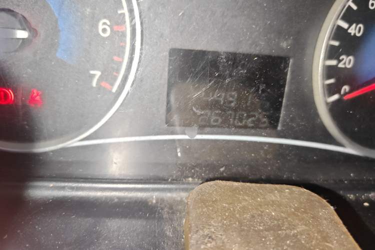 Used Dongfeng Fengon 350 2014 1.5L Manual Base Version Odometer Close Up