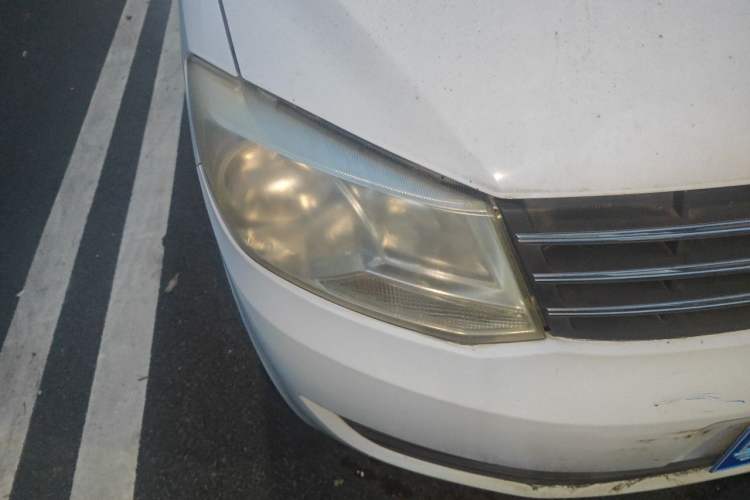 Used Dongfeng Fengon 350 2014 1.5L Manual Base Version Right Front Headlight
