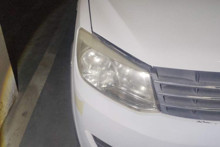 Used Dongfeng Fengon 350 2014 1.5L Manual Base Version Right Front Headlight