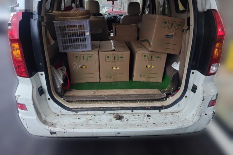 Used Dongfeng Fengon 350 2014 1.5L Manual Base Version Trunk