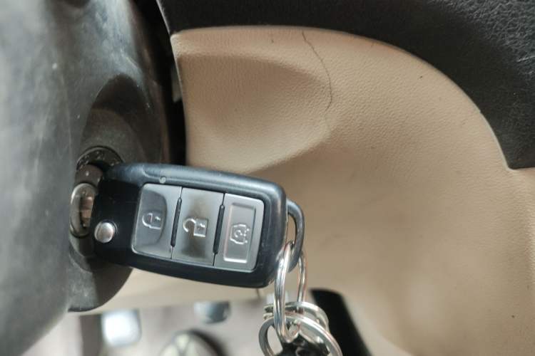 Used Dongfeng Fengon 350 2014 1.5L Manual Base Version Vehicle Key