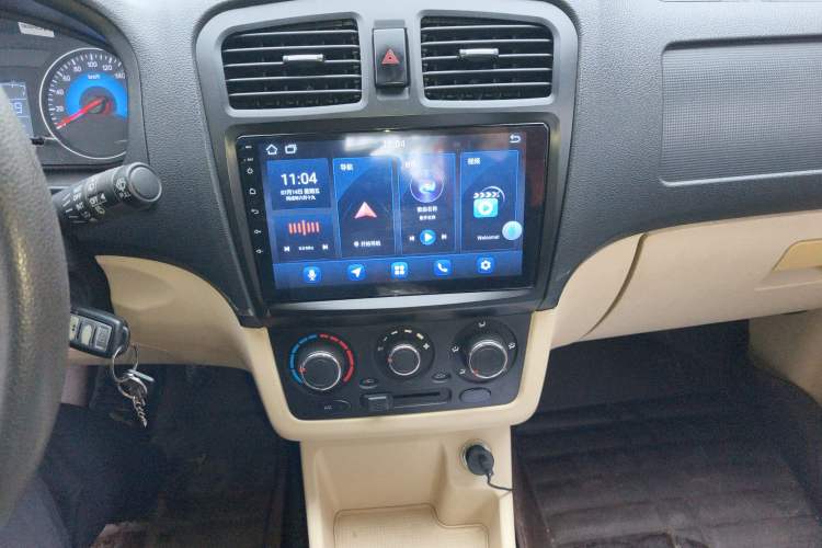 Used Dongfeng Fengon 360 2015 1.5L Manual Comfort II 7-Seater Audio And AC Panel