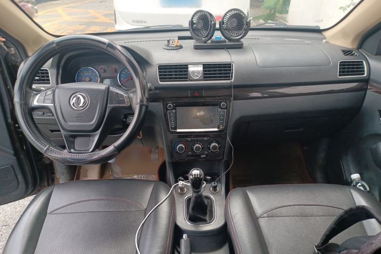 Used Dongfeng Fengon 360 2015 1.5L Manual Luxury 7-Seater China V Emission Standard Center Console