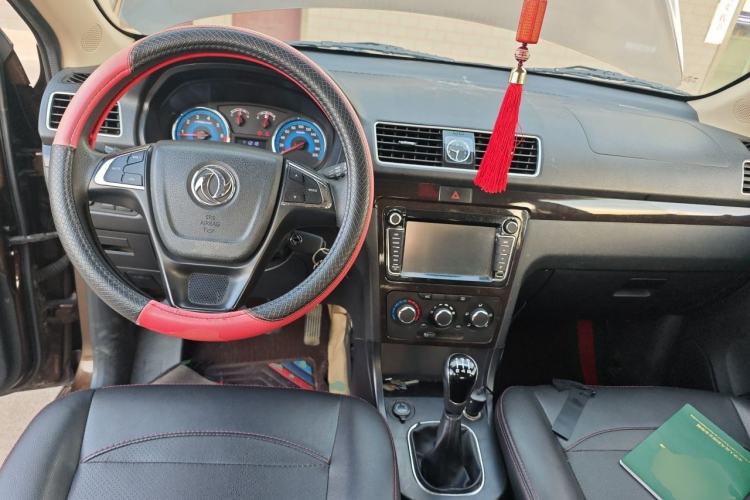 Used Dongfeng Fengon 360 2015 1.5L Manual Luxury 7-Seater China V Emission Standard Center Console