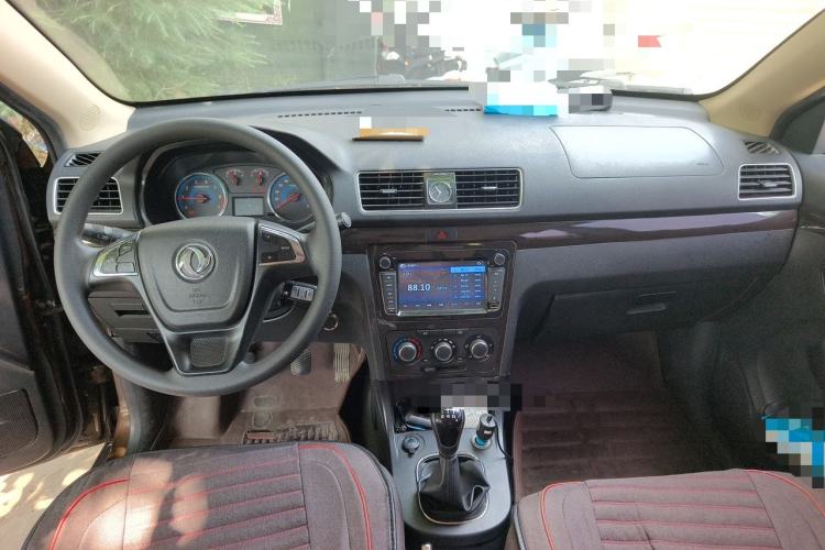 Used Dongfeng Fengon 360 2015 1.5L Manual Luxury 7-Seater China IV Standard Center Console