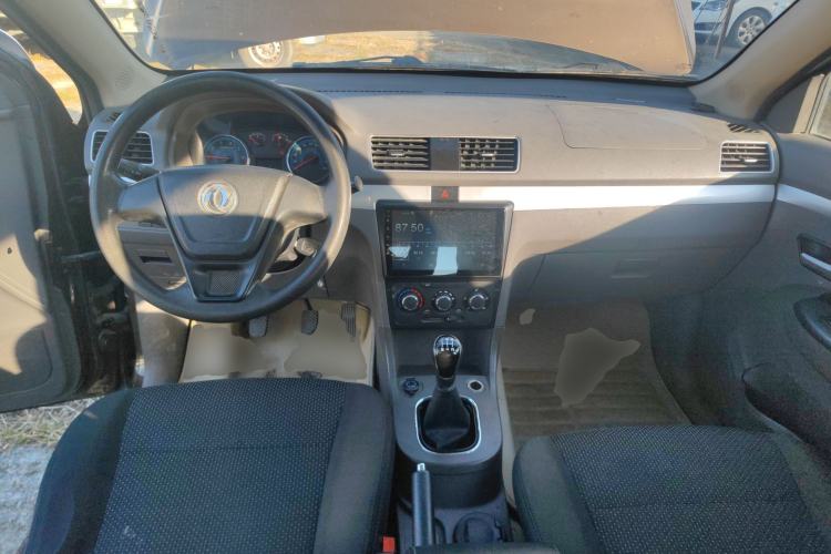Used Dongfeng Fengon 360 2015 1.5L Manual Comfort 7-Seater China IV Standard Center Console