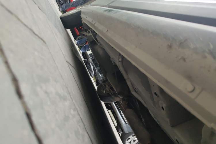 Used Dongfeng Fengon 360 2015 1.5L Manual Luxury 7-Seater China IV Standard Chassis Front Right