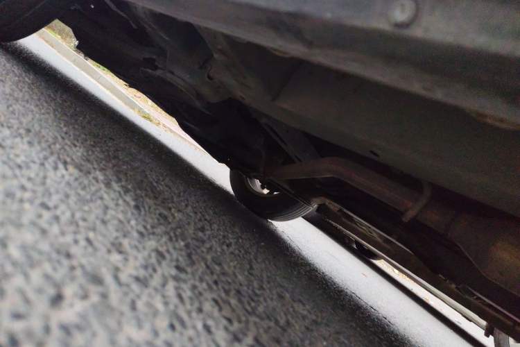 Used Dongfeng Fengon 360 2015 1.5L Manual Comfort II 7-Seater Chassis Rear Left