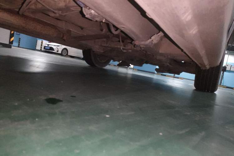 Used Dongfeng Fengon 360 2015 1.5L Manual Luxury 7-Seater China V Emission Standard Chassis Rear Right