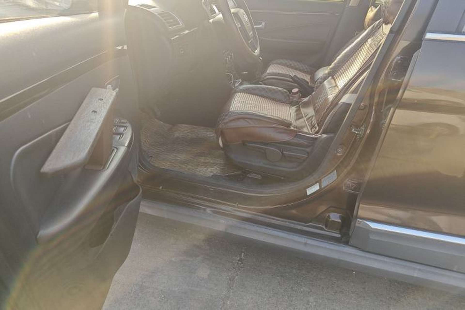 Used Dongfeng Fengon 360 2015 1.5L Manual Luxury 7-Seater China IV Standard Driver Seat