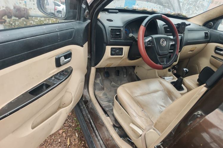 Used Dongfeng Fengon 360 2015 1.5L Manual Comfort II 7-Seater Driver Seat