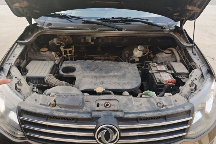 Used Dongfeng Fengon 360 2015 1.5L Manual Luxury 7-Seater China V Emission Standard Engine Bay