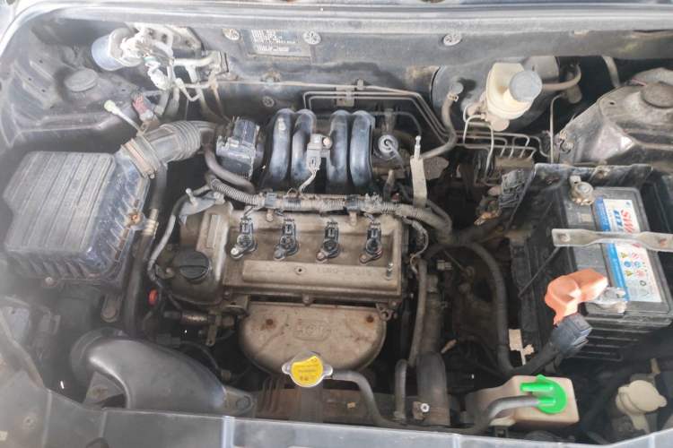Used Dongfeng Fengon 360 2015 1.5L Manual Comfort II 7-Seater Engine Bay