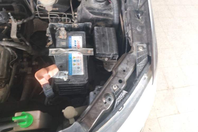 Used Dongfeng Fengon 360 2015 1.5L Manual Comfort II 7-Seater Engine Bay Left