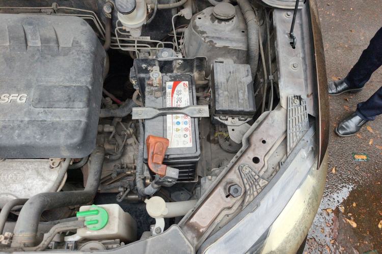Used Dongfeng Fengon 360 2015 1.5L Manual Comfort II 7-Seater Engine Bay Left