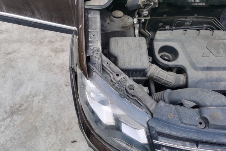 Used Dongfeng Fengon 360 2015 1.5L Manual Comfort 7-Seater China IV Standard Engine Bay Right