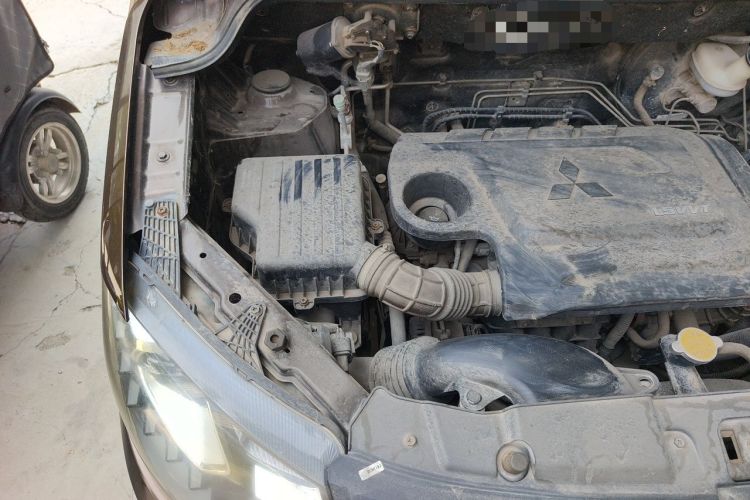 Used Dongfeng Fengon 360 2015 1.5L Manual Luxury 7-Seater China IV Standard Engine Bay Right