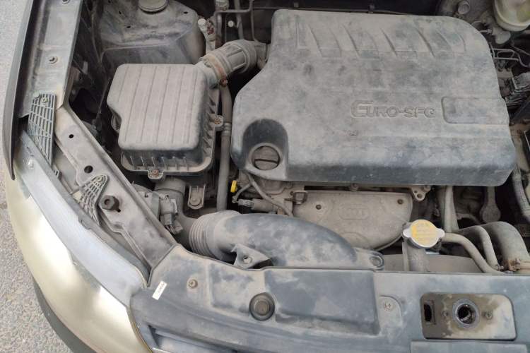 Used Dongfeng Fengon 360 2015 1.5L Manual Comfort II 7-Seater Engine Bay Right