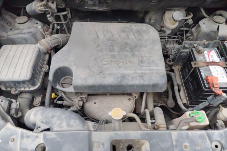 Used Dongfeng Fengon 360 2015 1.5L Manual Comfort II 7-Seater Engine Bay