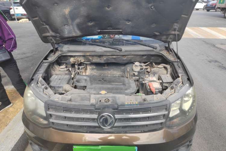 Used Dongfeng Fengon 360 2015 1.5L Manual Luxury 7-Seater China IV Standard Engine Bay