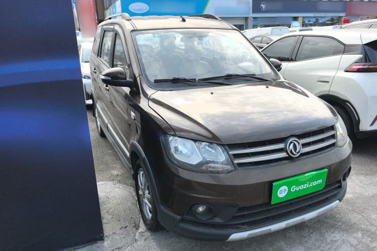 Used Dongfeng Fengon 360 2015 1.5L Manual Comfort II 7-Seater Exterior 1