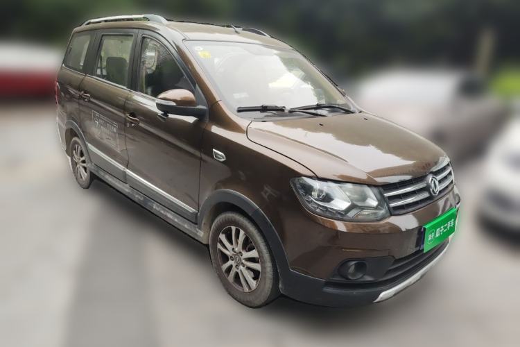 Used Dongfeng Fengon 360 2015 1.5L Manual Luxury 7-Seater China IV Standard Front Right 45 Deg