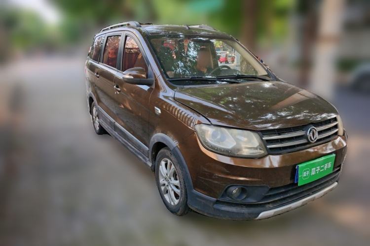 Used Dongfeng Fengon 360 2015 1.5L Manual Luxury 7-Seater China V Emission Standard Front Right 45 Deg