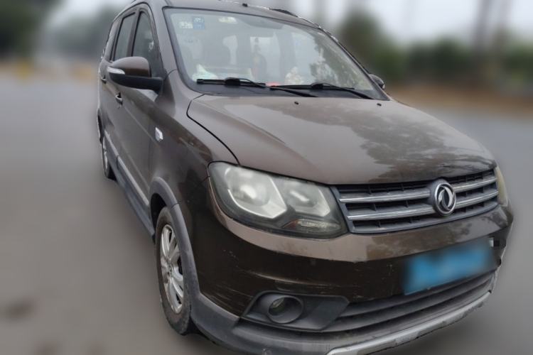 Used Dongfeng Fengon 360 2015 1.5L Manual Comfort II 7-Seater Front Right 45 Deg