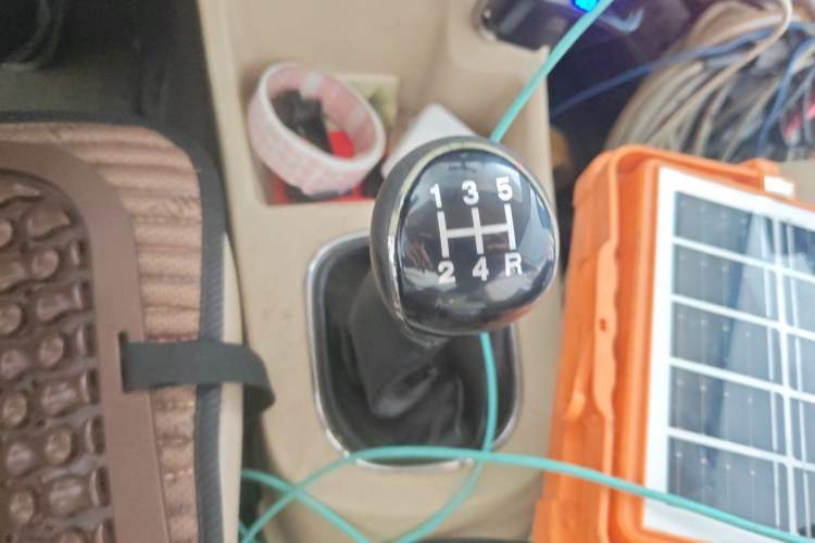 Used Dongfeng Fengon 360 2015 1.5L Manual Comfort II 7-Seater Gear Lever