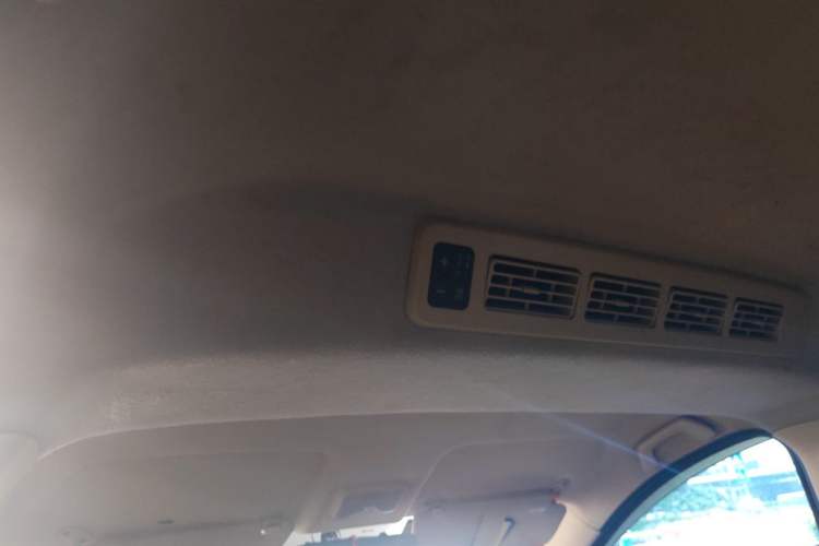 Used Dongfeng Fengon 360 2015 1.5L Manual Comfort II 7-Seater Headliner