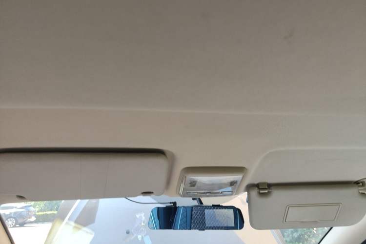 Used Dongfeng Fengon 360 2015 1.5L Manual Luxury 7-Seater China V Emission Standard Headliner