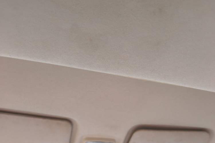Used Dongfeng Fengon 360 2015 1.5L Manual Comfort II 7-Seater Headliner