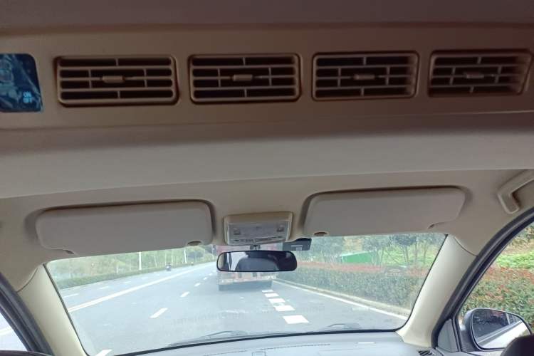 Used Dongfeng Fengon 360 2015 1.5L Manual Comfort 7-Seater China IV Standard Headliner