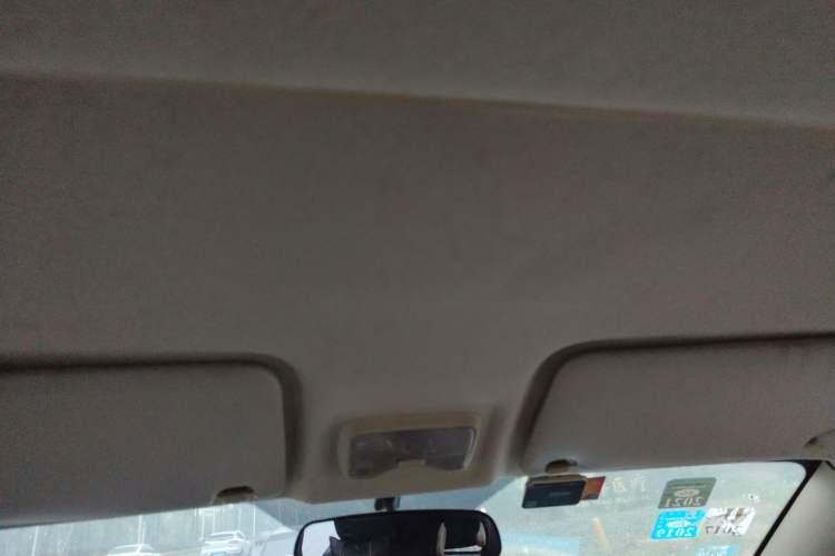 Used Dongfeng Fengon 360 2015 1.5L Manual Comfort II 7-Seater Headliner