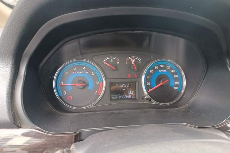 Used Dongfeng Fengon 360 2015 1.5L Manual Luxury 7-Seater China V Emission Standard Instrument Cluster