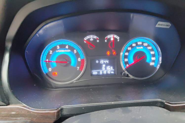 Used Dongfeng Fengon 360 2015 1.5L Manual Luxury 7-Seater China IV Standard Instrument Cluster